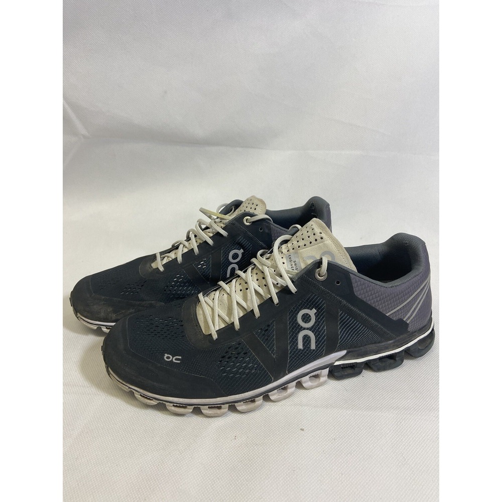 On Cloud Womens 9.5 Cloudflow Swiss Engineering Running Athletic Shoes Gray